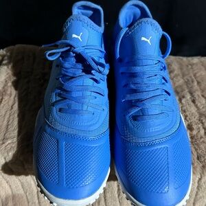 Baby blue puma running shoes for men size 10